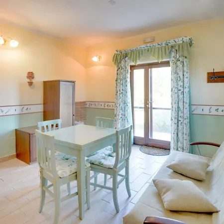 Enticing In Castiglione Del With Pool Кастильоне-дель-Лаго