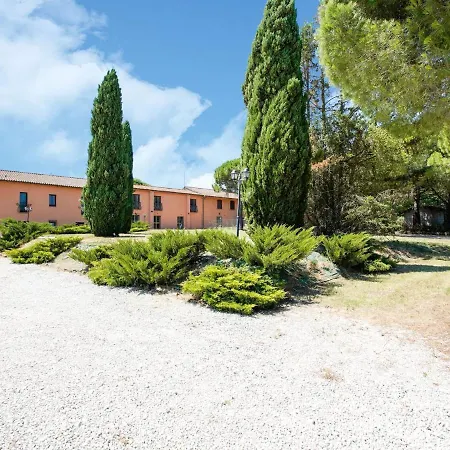 Enticing In Castiglione Del With Pool Кастильоне-дель-Лаго
