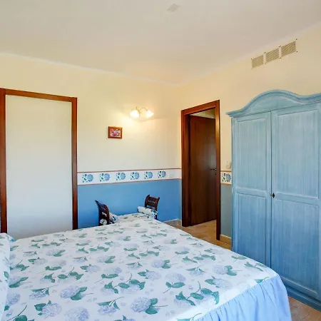 Enticing In Castiglione Del With Pool Кастильоне-дель-Лаго