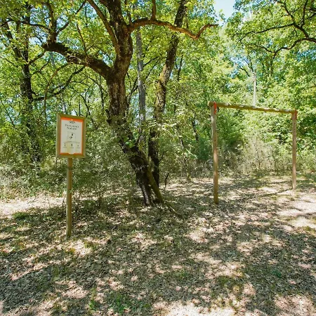 Enticing In Castiglione Del With Pool Кастильоне-дель-Лаго